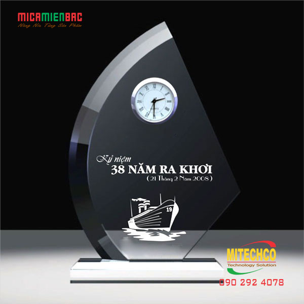 làm kỷ niệm chương mica tại Văn Cao